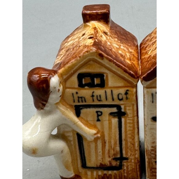 Vintage Ceramic Outhouse Salt & Pepper Shakers With Brown Roof And Figurines REA - Picture 2 of 9